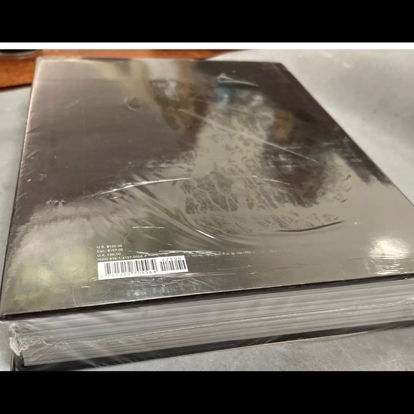 Louis Vuitton: The Birth Of Modern Luxury, Updated Edition Coffee Table Book NEW - Picture 5 of 6